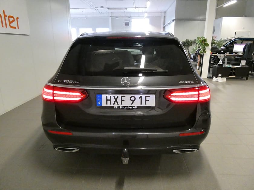 Bild 5 av Mercedes-Benz E 300 T de 4MATIC 4M Pano-Drag-Värmare-Kamera-Navi-Carplay-SoV