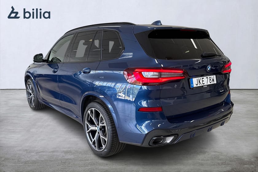 Bild 2 av BMW X5 xDrive45e iPerformance xDrive 45e M-Sport / Komfortstol Merino /Panorama /Drag