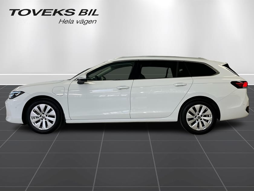 Bild 2 av Volkswagen Passat Variant eHybrid 1,5 TSI eHybrid/204Hk/Drag