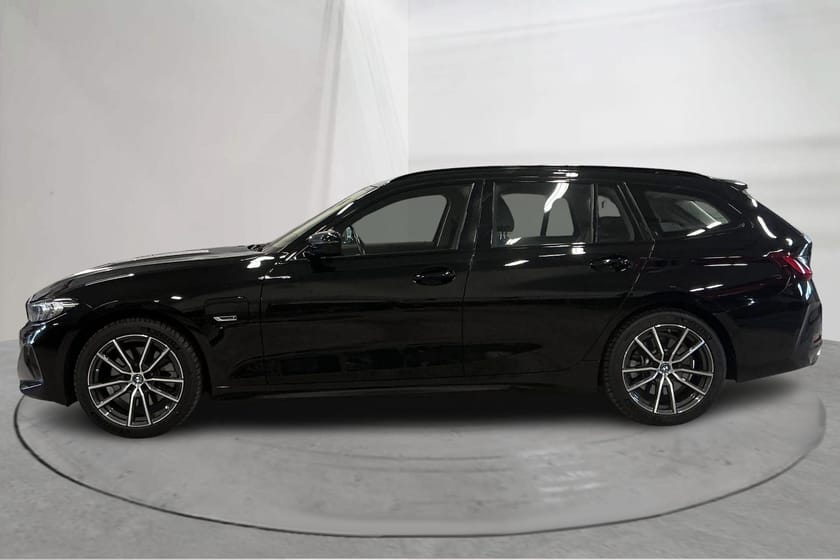Bild 2 av BMW 330e xDrive Touring 330 LCI G21 (292hk) Connected edt