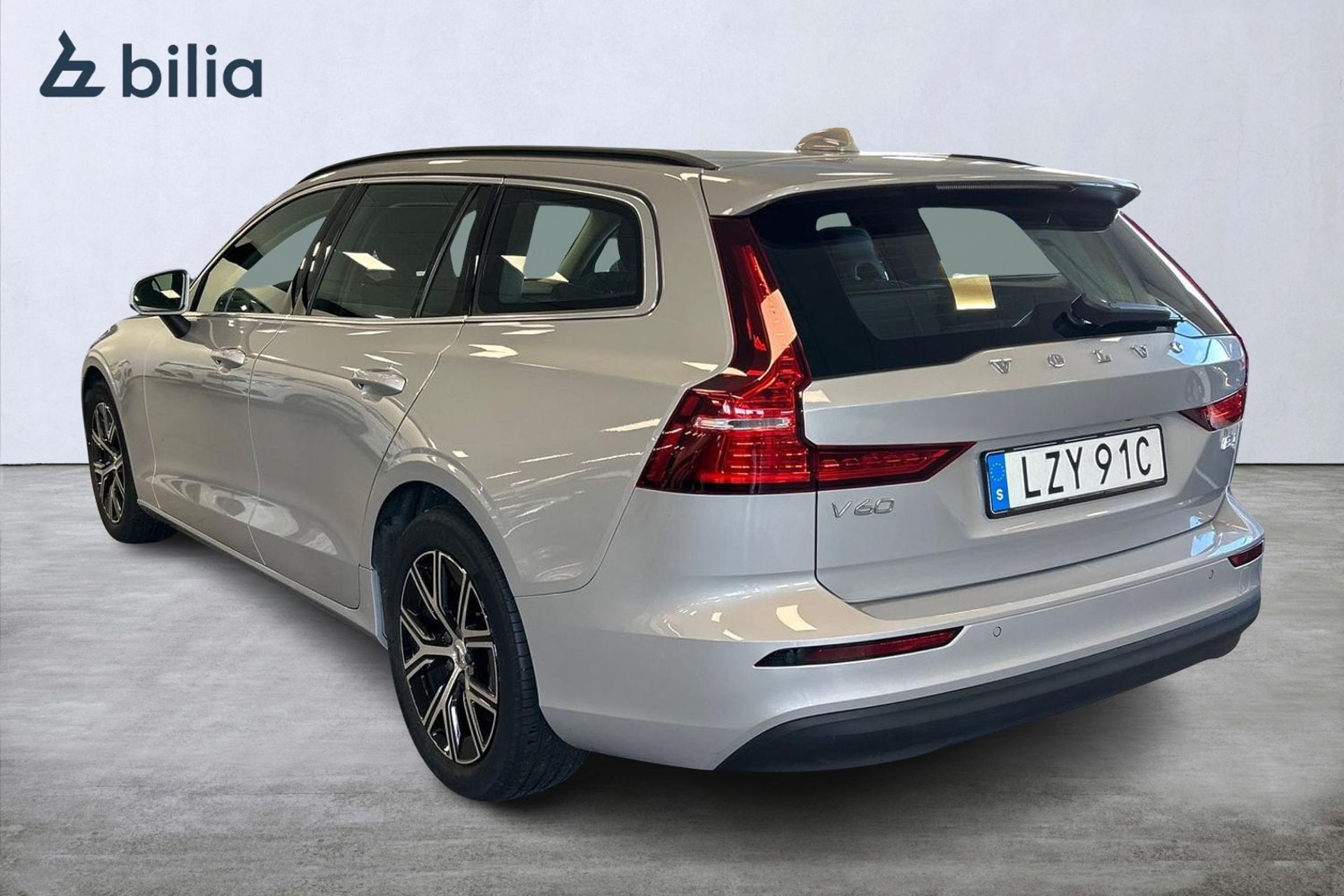 Volvo V60 B4 Bensin Core 2024, kuva 2/10