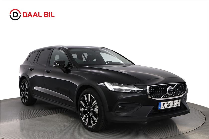Bild 3 av Volvo V60 Cross Country B5 MILDHYBRID AWD 250HK ULTIMATE BRIGHT PANO H/K® DRAG