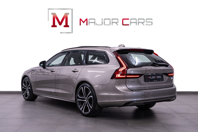 Bild 4 av Volvo V90 T8 AWD R-Design Pano 20" H/K 360° Luft-F HuD Massage Drag