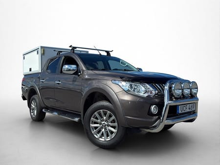 Mitsubishi L200 Dubbelhytt 4WD 181hk Dragkrok Skinn B-Kamera HUNDKÅPA