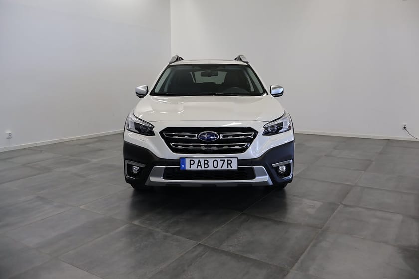 Bild 2 av Subaru Outback Touring Dragkrok Motorvärmare Vinterhjul Låg skatt