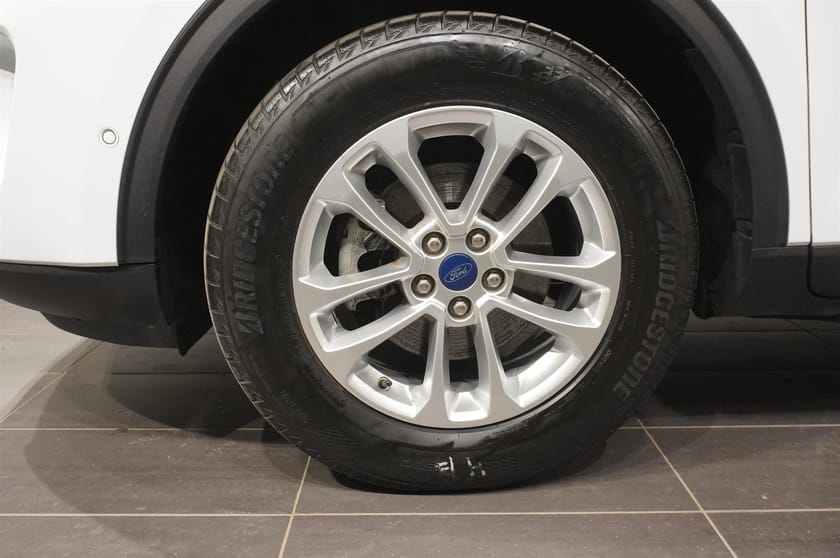 Bild 3 av Ford Kuga Plug-In Hybrid Titanium Businessedit Drag Kamera