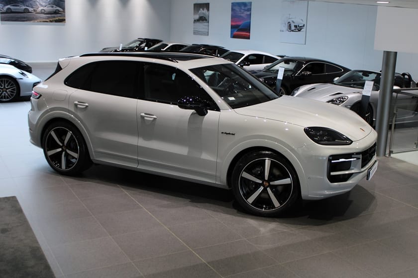 Bild 3 av Porsche Cayenne E-Hybrid BLACK EDITION