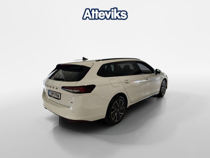 Bild 3 av Škoda Superb iV Kombi SPORTLINE 1,5 TSI 204 HK 6 VXL DSG