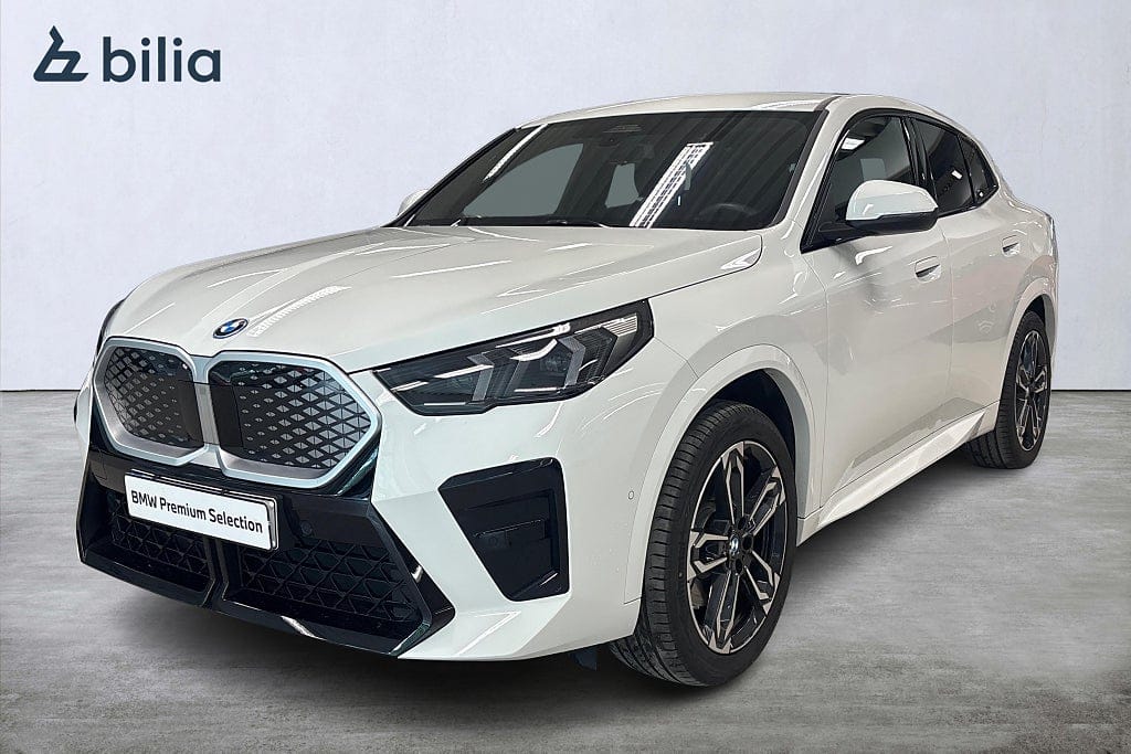 BMW iX2 xDrive30, 306ps, 2026