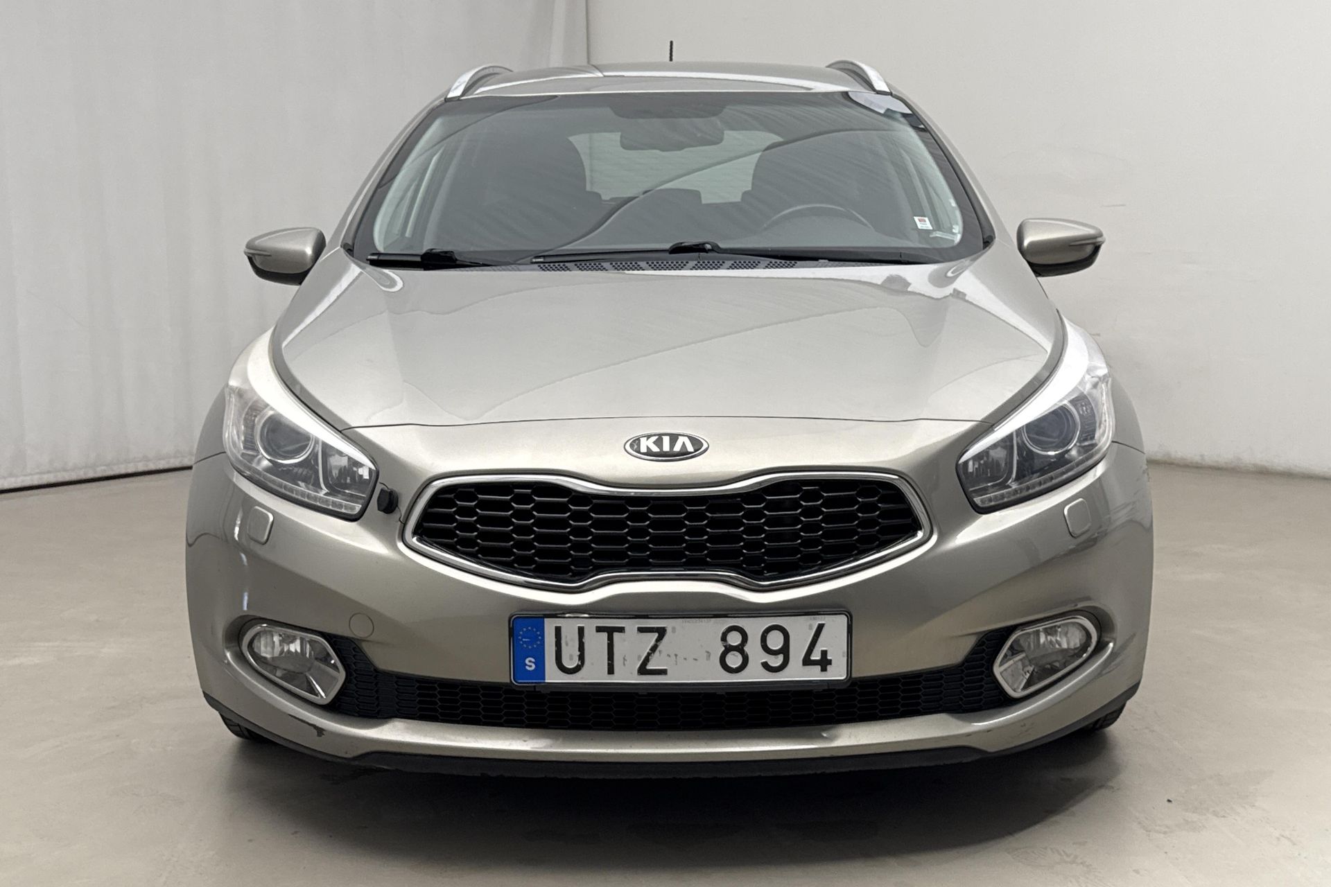 Kia Ceed 1.6 CRDi 2013, bild 5/10
