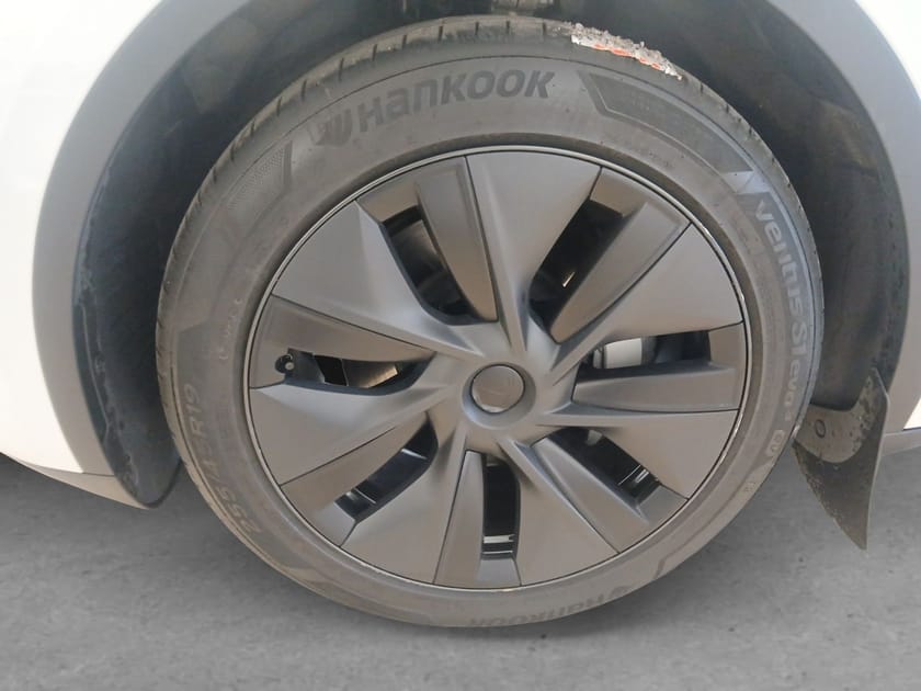Bild 5 av Tesla Model Y Long Range AWD Pano Kamera Värmare Drag Moms
