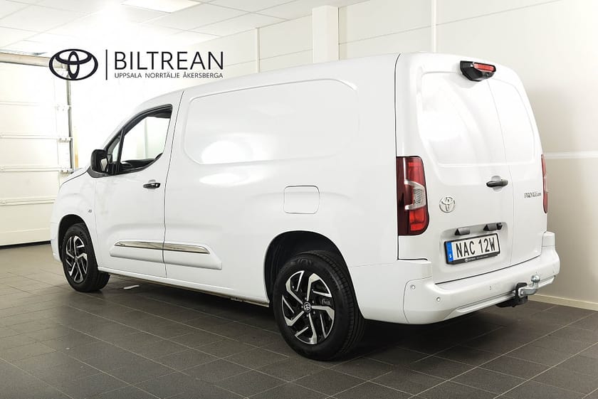 Bild 3 av Toyota ProAce City Long 1.5 MOMS Dragkrok 360-kamera D-Värm Navi