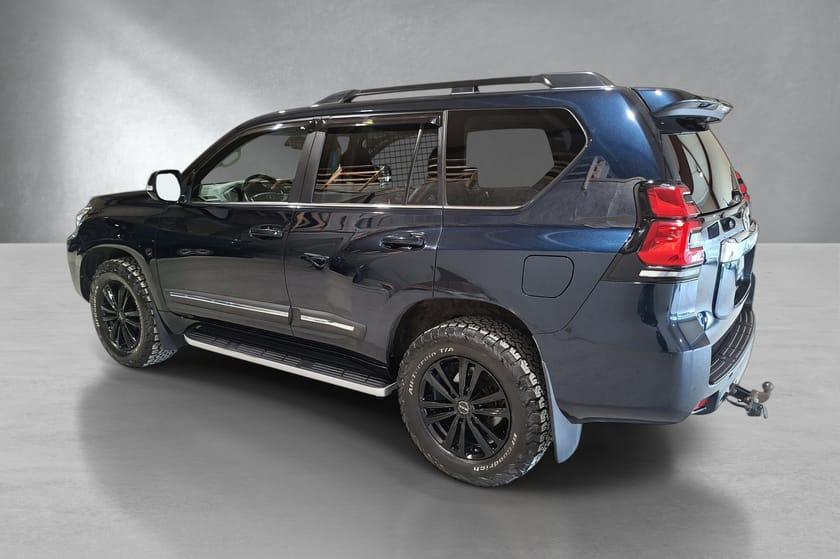 Bilde 4 av Toyota Land Cruiser 5-dørs 2,8 D-4D GX aut blå metallic