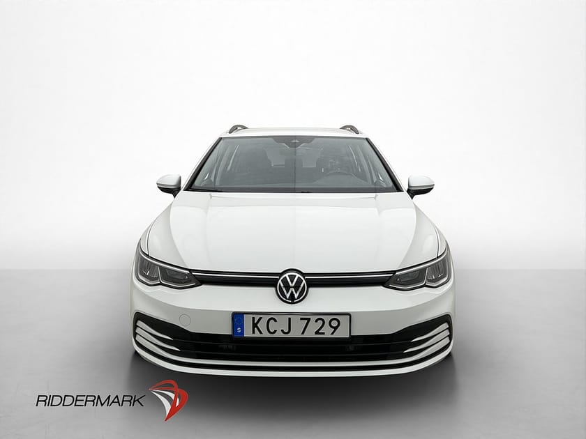 Bild 2 av Volkswagen Golf Sportscombi 1.5 eTSI Drag Kamera Adaptiv-Fart CarPlay