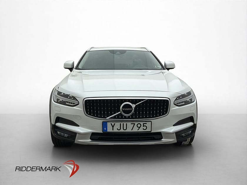Bild 2 av Volvo V90 Cross Country D4 AWD Momentum VOC D-Värmare Kamera
