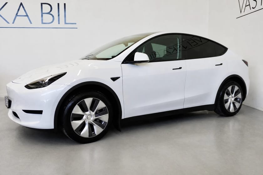 Bild 4 av Tesla Model Y Standard Range RWD Autopilot Drag Pano 3,45% Ränta