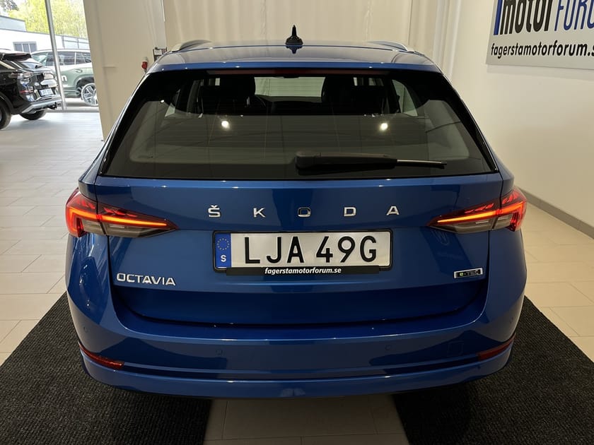 Bild 4 av Škoda Octavia Kombi STYLE 1,0 TSI M-HEV Värmare, Drag, V-Hjul