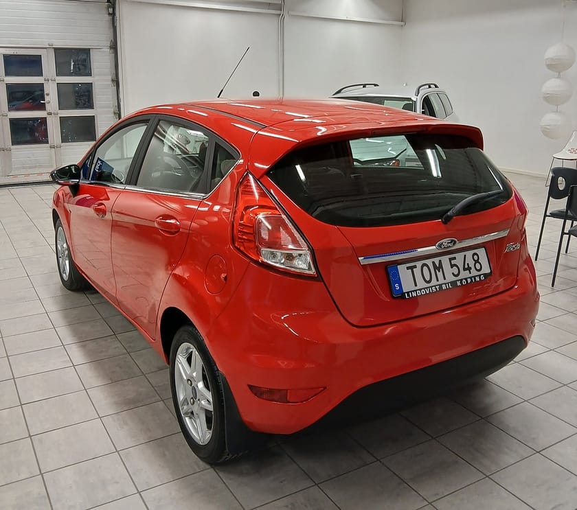Bild 3 av Ford Fiesta Titanium 1,0 80hk Kamremsbytt/LågSkatt/S&Vhjul