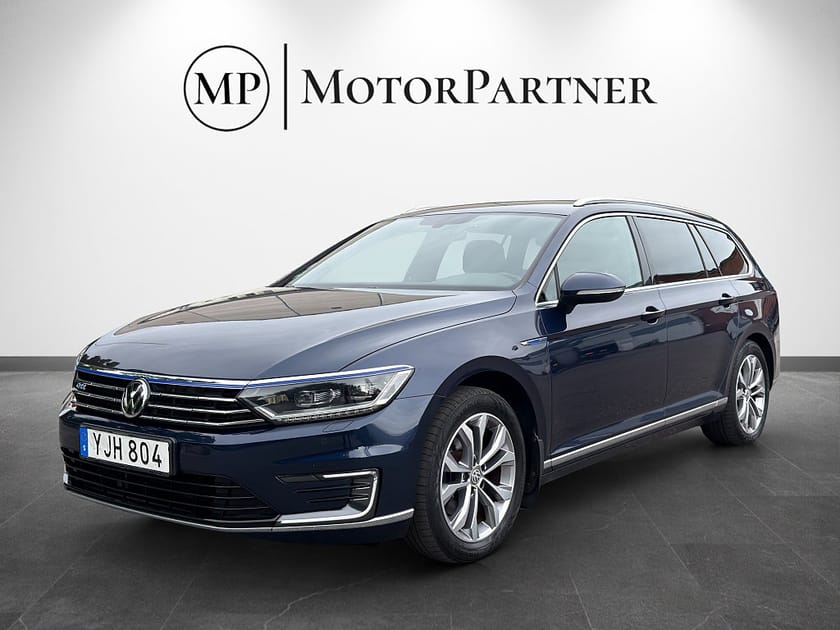 Bild 3 av Volkswagen Passat Variant GTE 1.4 TSI Plug-in hybrid Cockpit Kamera Värmare Drag