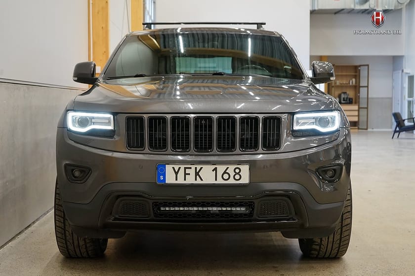 Bild 5 av Jeep Grand Cherokee V6 250hk 4WD Dragkrok Backkamera Rattvärme Skinn GPS