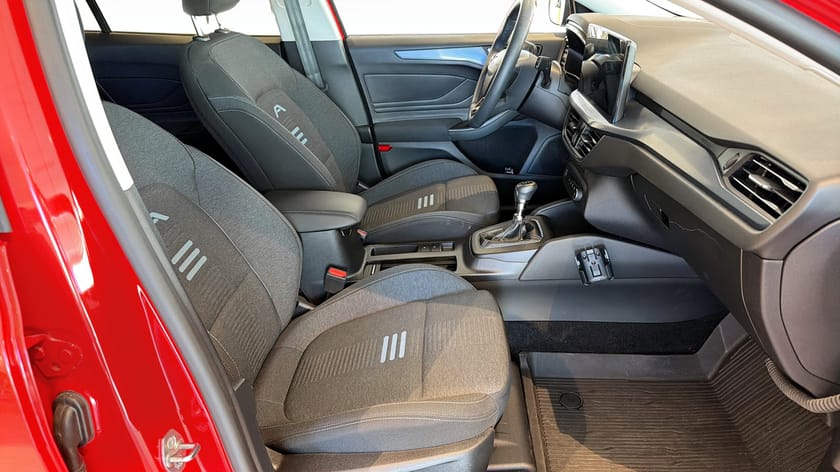 Bild 3 av Ford Focus Active 1.0 EcoBoost Hybrid E85 Manuell