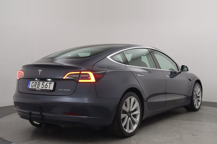 Bild 5 av Tesla Model 3 Long Range AWD Standard Refresh Autopilot Pano Drag