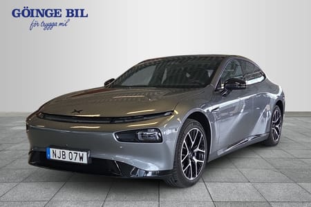 XPENG P7 Performance Demobil, ring för visning