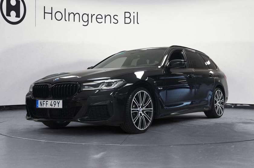 Bild 1 av BMW 530e xDrive Touring M-Sport Innovation DAP HiFi Drag