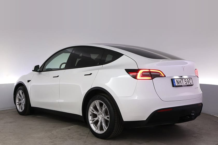 Bild 4 av Tesla Model Y Long Range AWD Autopilot Pano Drag
