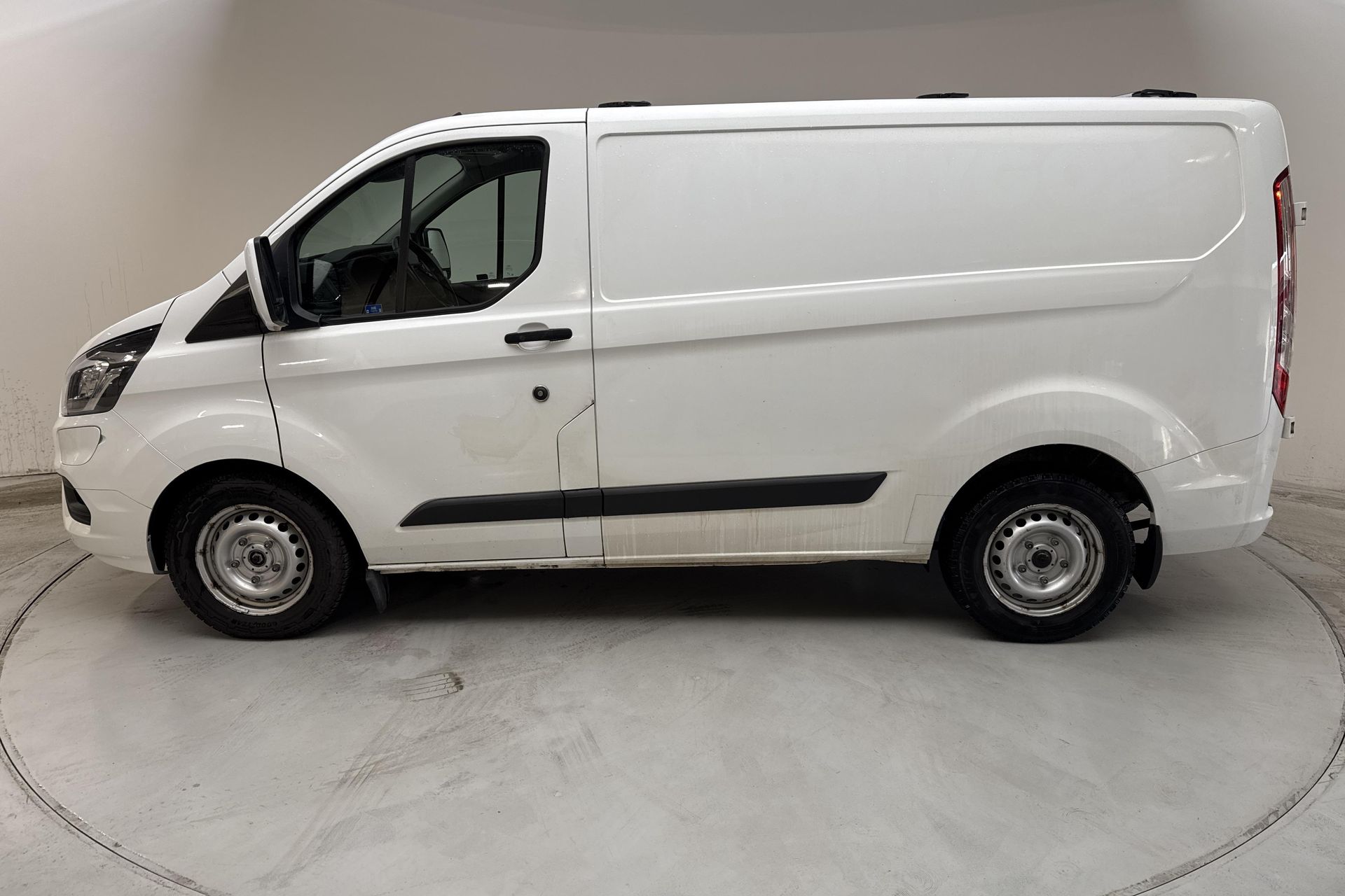 Ford Transit Custom 340 Plug-in Hybrid 2022, kuva 2/10