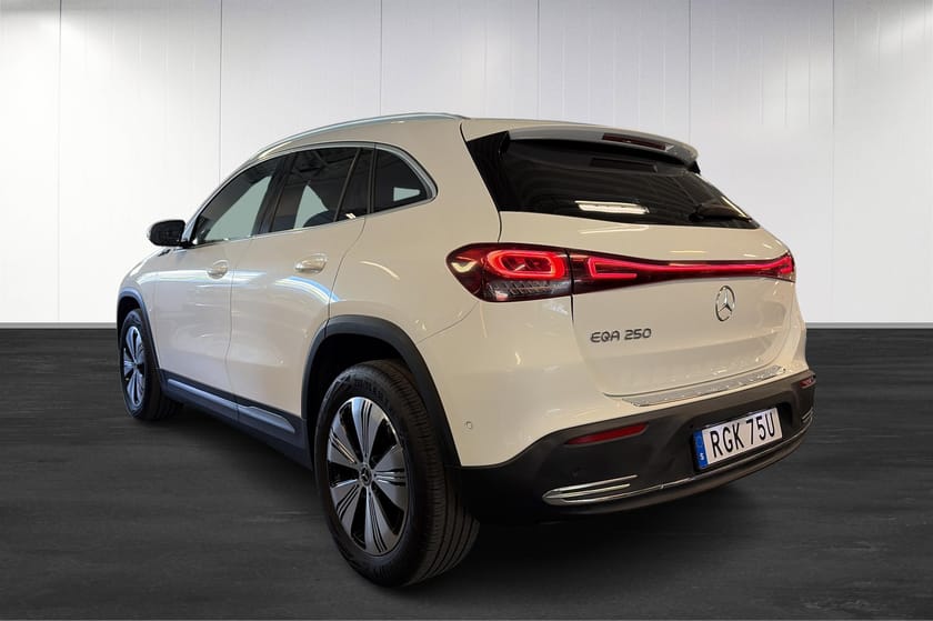 Bild 4 av Mercedes-Benz EQA 250 Adaptivfarthållare/Backkamera
