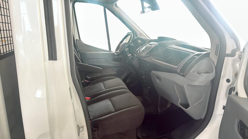 Bild 3 av Ford Transit 350 Chassi Cab V363 2.2 Flakbil | Motorvärmare | Nyservad