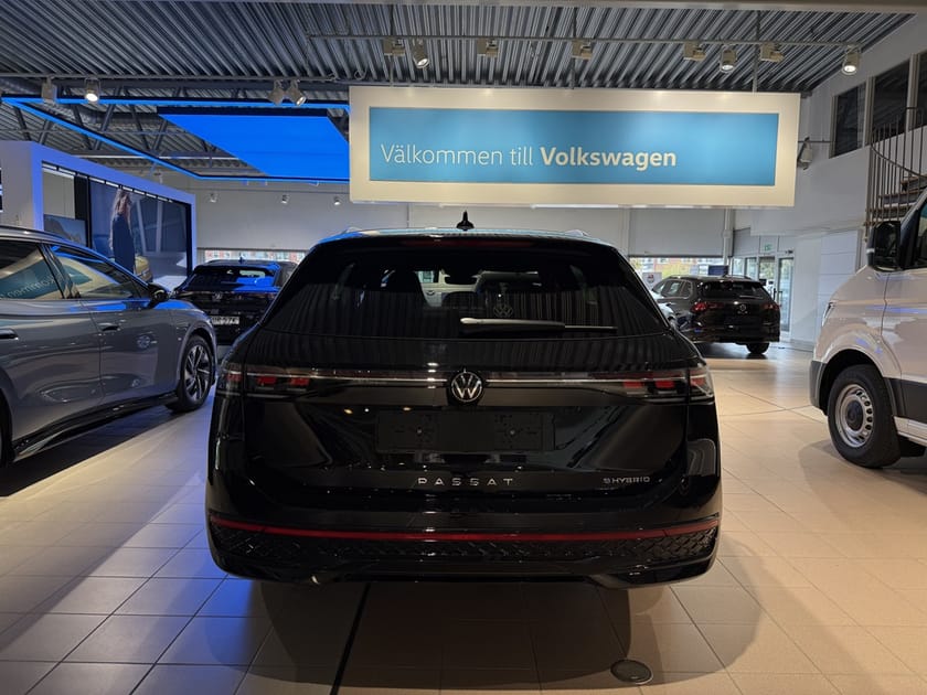 Bild 4 av Volkswagen Passat Variant eHybrid 272 DSG6 R-LINE