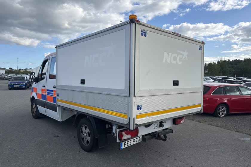 Bild 3 av Mercedes-Benz Sprinter 316 BlueTEC Chassi Crew cab CDI Pickup (163hk) Dubbelhytt 6-sits