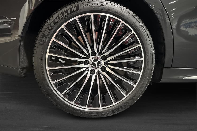 Bild 5 av Mercedes-Benz E 300 de 4MATIC sedan /AMG Advanced edition