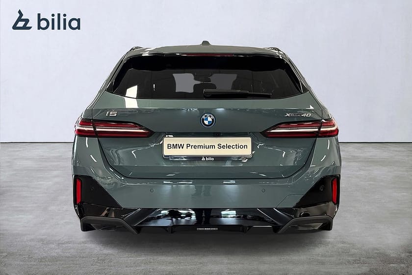 Bild 4 av BMW i5 xDrive40 Touring xDrive 40 M-sport | Drag | Backkamera | H&K