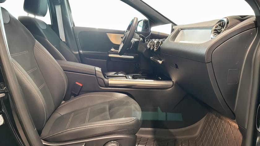Bild 3 av Mercedes-Benz GLA 250 e AMG ADVANCED EDITION