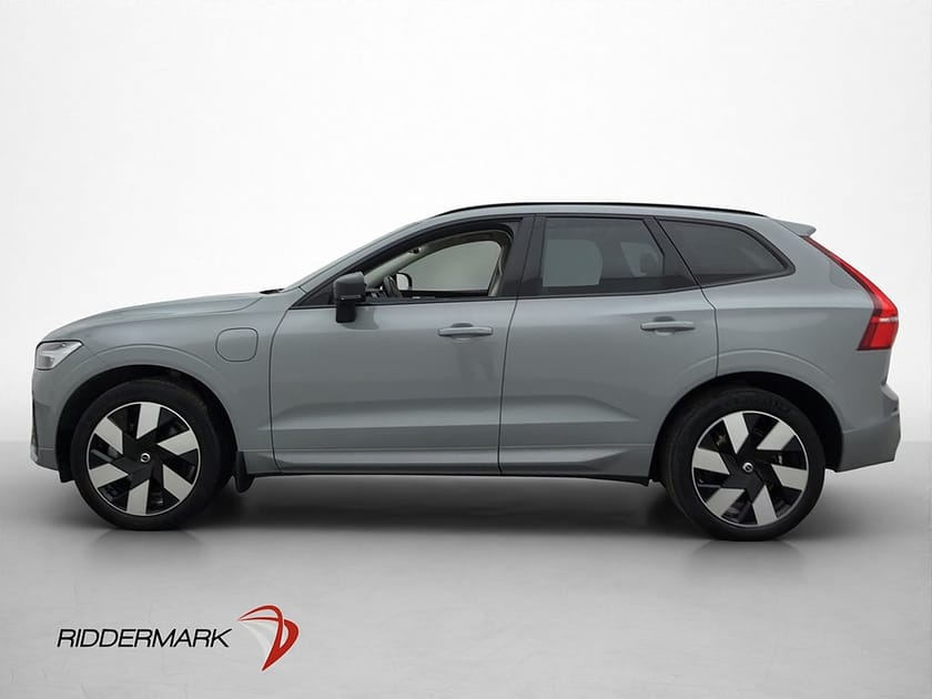 Bild 4 av Volvo XC60 T6 AWD Plus Dark MOMS Pano Skinn Drag Kamera Navi