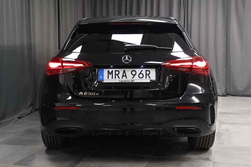 Bild 4 av Mercedes-Benz A 250 e AMG Line Advanced Plus Vinterpaket Rattvärme Nigh