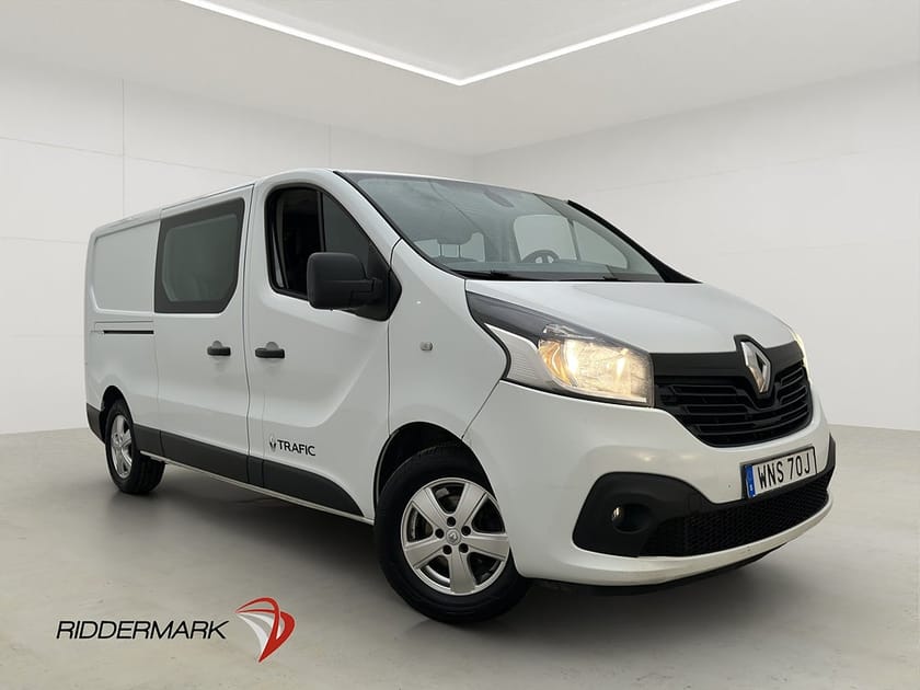 Bild 3 av Renault Trafic Skåpbil L2 Dubbelhytt MOMS 6-Sits Värmare Drag 2xDörr