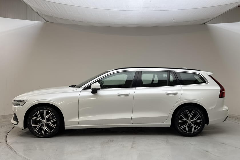 Bild 2 av Volvo V60 B4 Mildhybrid, Diesel (197hk) Core Helläder