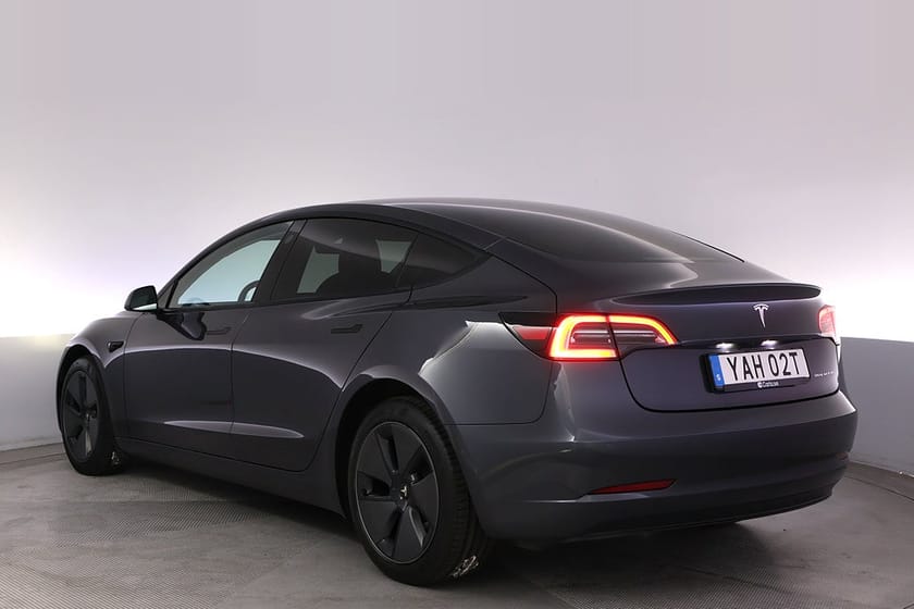 Bild 4 av Tesla Model 3 Long Range AWD Refresh Autopilot Panorama