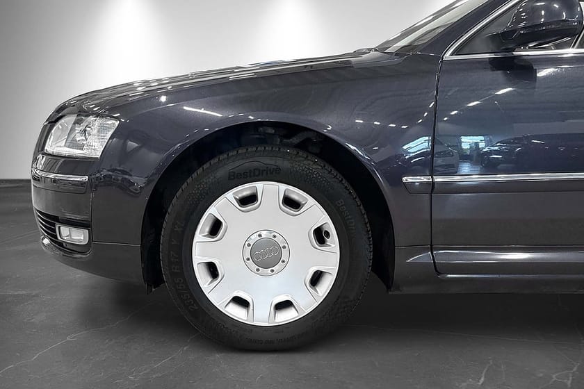 Bild 2 av Audi A8 V6 Luftfjädring Bose Värmare Taklucka 233hk