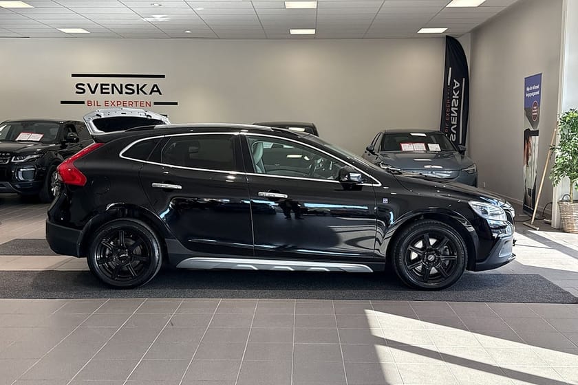 Bild 3 av Volvo V40 Cross Country T4 AWD Automat 190 hk/Ocean Race/Panorama/Harman-Kardon