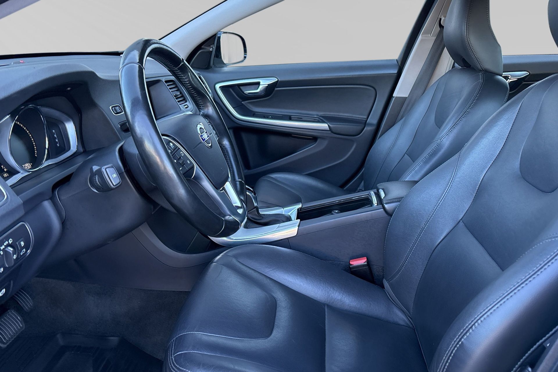 Volvo V60 Cross Country 2018, kuva 7/10