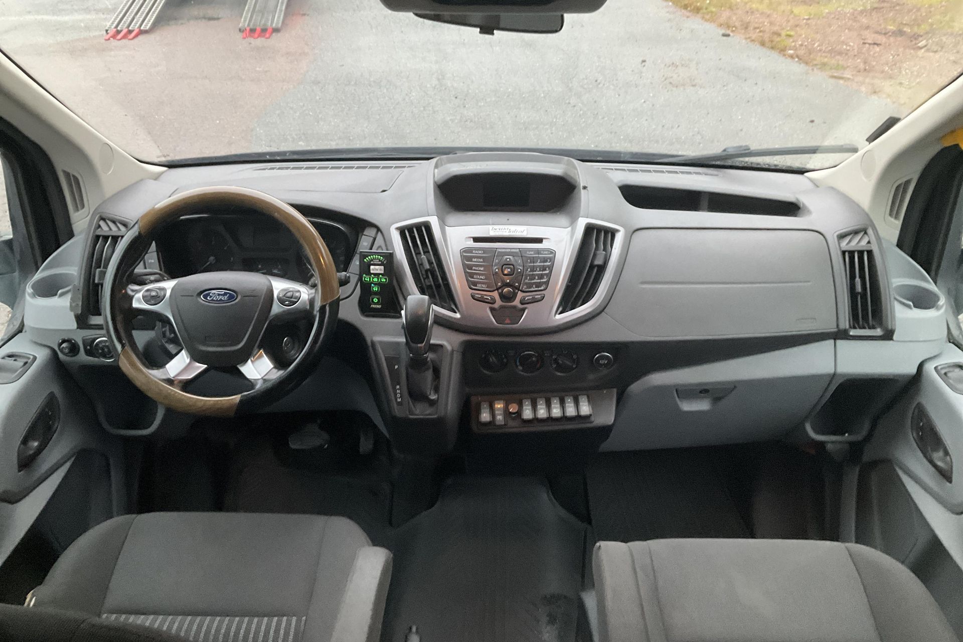 Ford Transit 350 Kombi 2.0 TDCi 2018, bild 7/10
