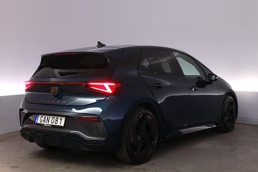 Bild 5 av CUPRA Born 58 Tech M Pilot M DCC Pano Beats HuD 20'' Kamera