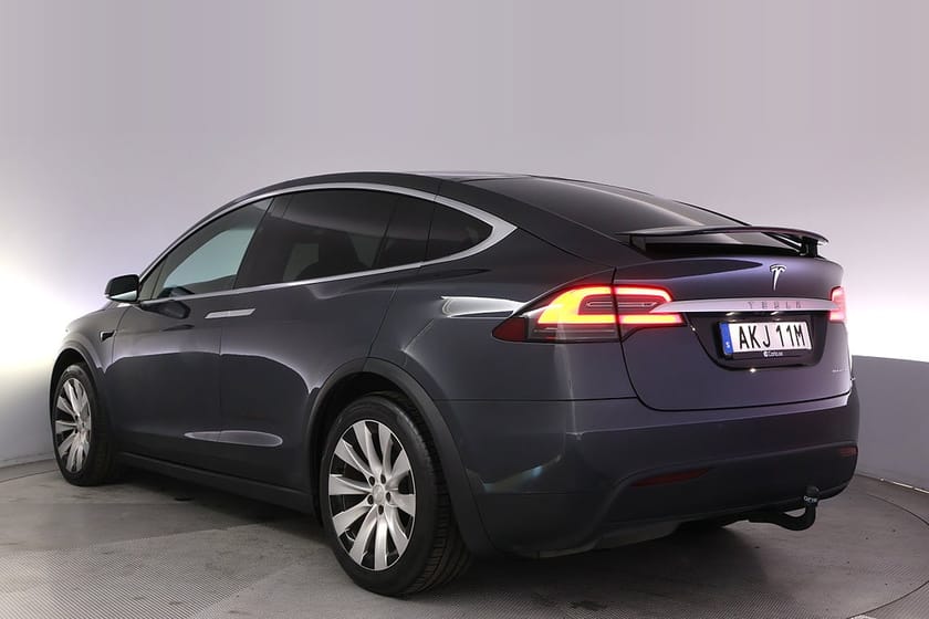 Bild 4 av Tesla Model X Long Range AWD 7-sits Autopilot Pano Drag