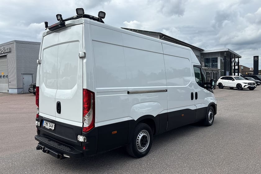 Bild 2 av Iveco Daily 35-140 Van 2.3 JTD Hi-Matic /Verkstadsinredd