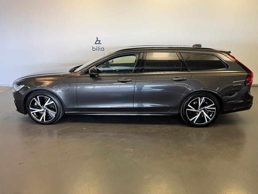 Bild 2 av Volvo V90 Recharge T6 Plus Dark / Tonade rutor / Navigation / Backkamera /